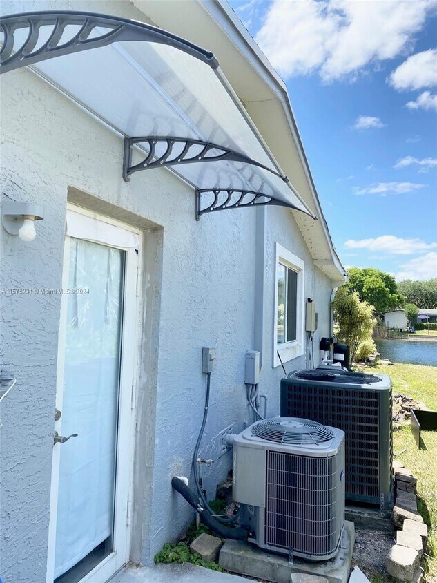 Foto principal - 1740 NW 105th Ave