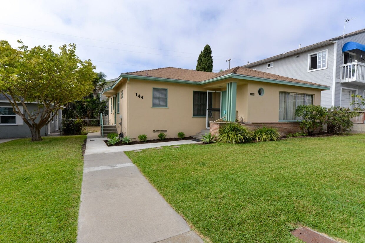 Primary Photo - Single Family Home-Prime Location! Washer/...