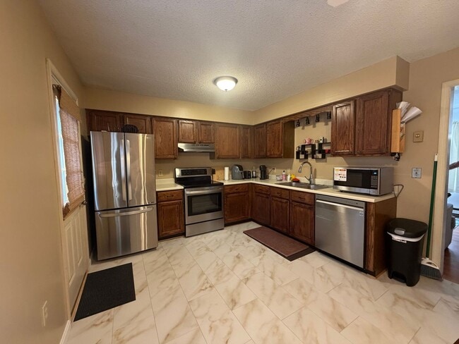 Building Photo - 14 Clifford St