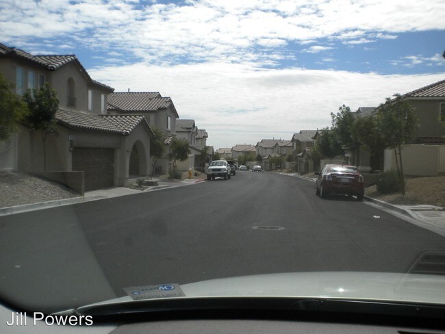 Building Photo - 8260 Wildwood Glen Dr