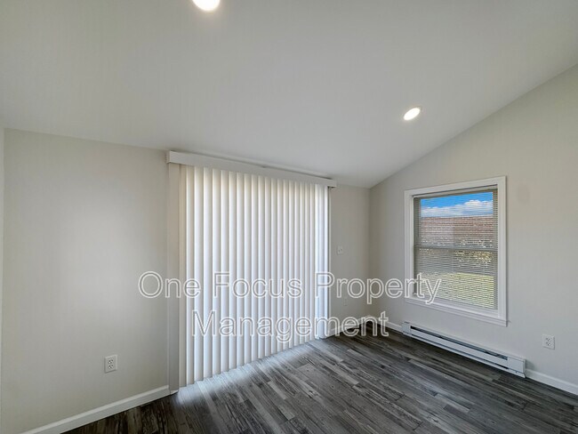 Building Photo - 1023 Spring Garden Ave