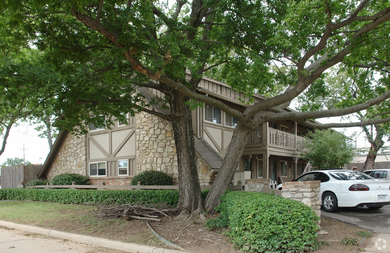 1323 E 41st Pl, Tulsa, OK 74105 Apartments in Tulsa, OK