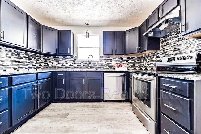 Building Photo - 1206 N Markwell Ave