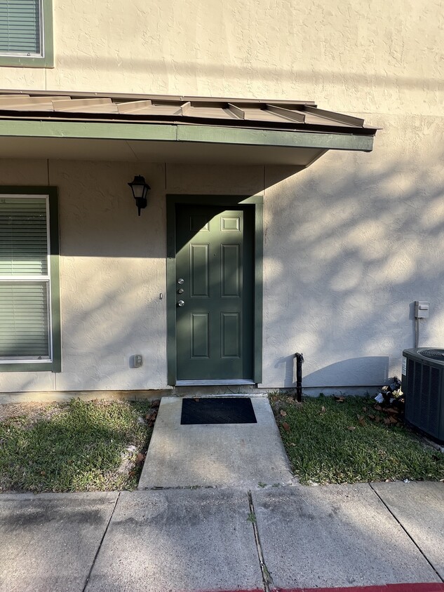 Front door - 302 Saint Andrews St