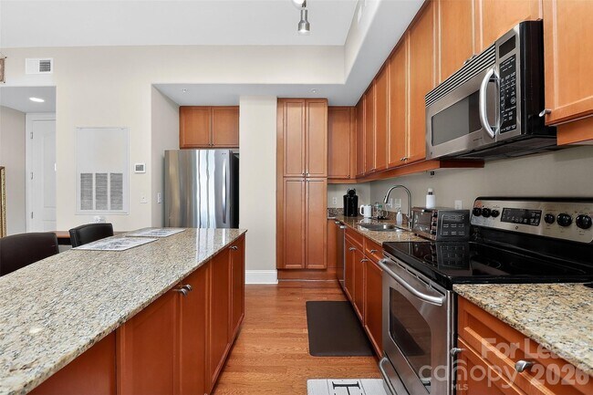 Foto del edificio - 4620 Piedmont Row Dr