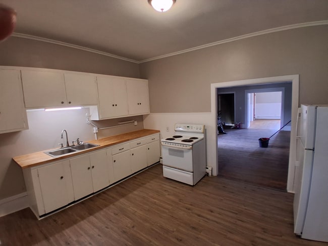 Building Photo - 1424 NY-49