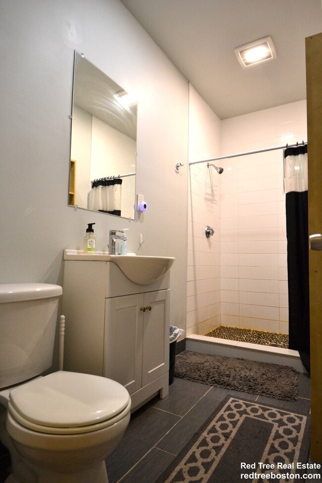 Foto del edificio - 12 Bennett St