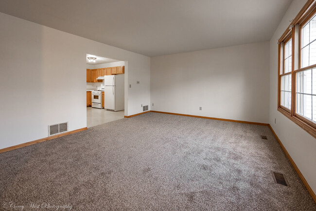 Building Photo - 208 Gurler St