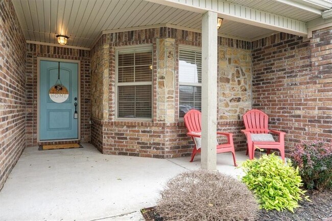 Building Photo - 711 Tamarron Dr