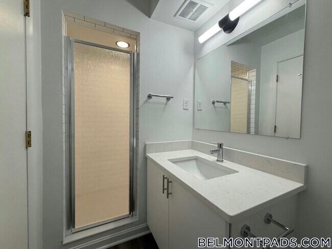 Foto del edificio - 55 Hill Rd