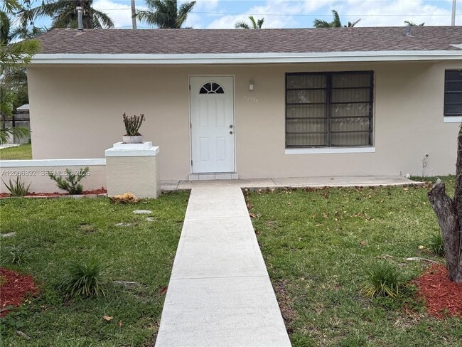 Foto del edificio - 10375 SW 152nd Terrace
