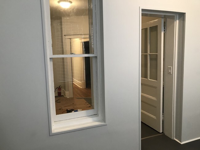 Building Photo - 1934 Benedict Ave