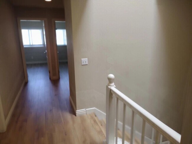 Building Photo - 35 Carriage Hill Ln