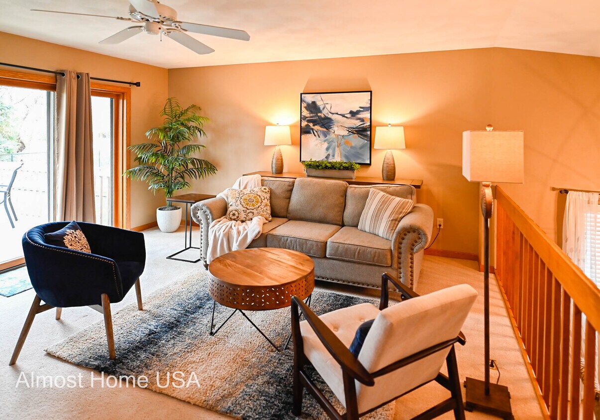 Foto principal - 2119 Cloudview Ct