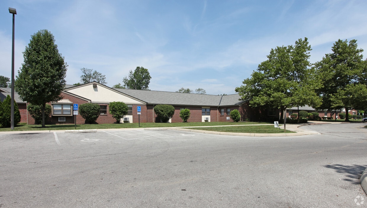 Building Photo - Chandler Arms Apartments-Senior