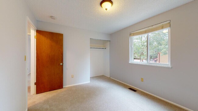Building Photo - 3008 S Mobile Way
