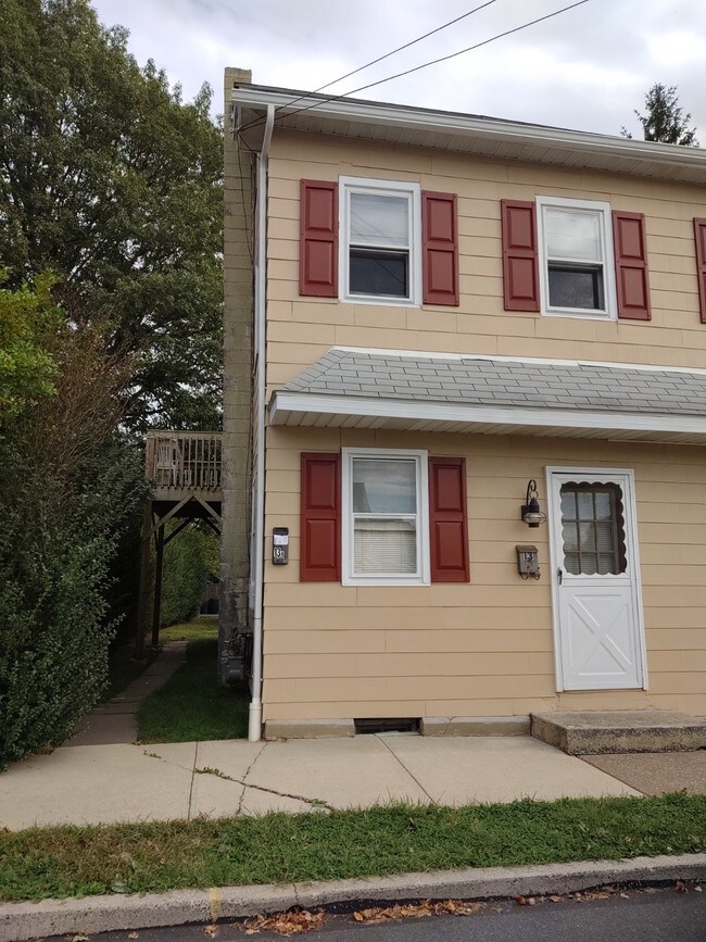 Front - 13 Cameron Ave