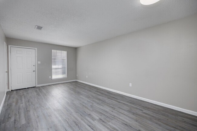 Foto del edificio - 2BR Units in Gonzales  $950
