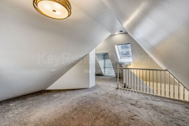 Foto del edificio - 1328 E 22nd Ave