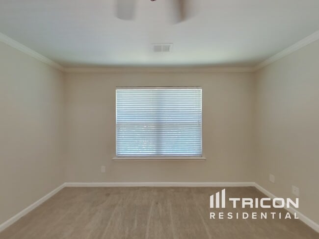 Building Photo - 2298 Shady Dr