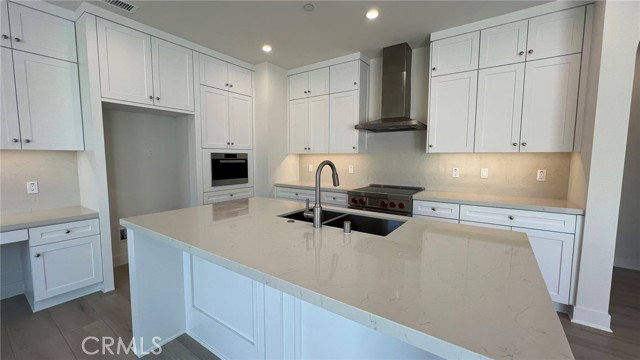 Building Photo - 163 Pisano