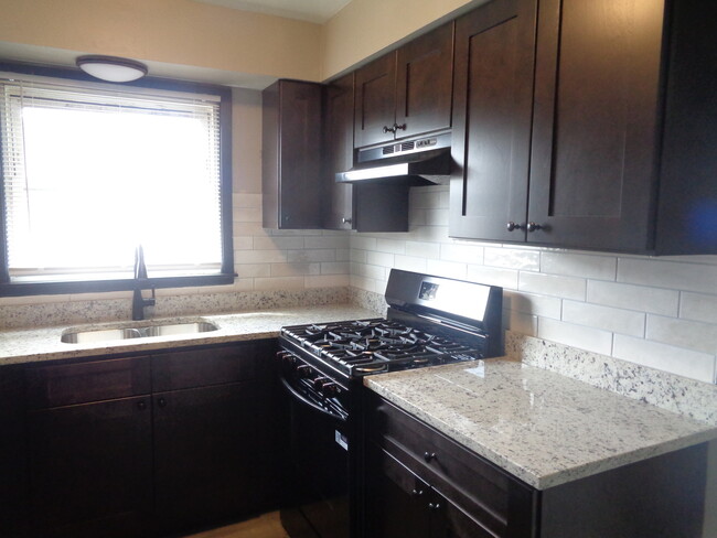 Foto del edificio - 7041 99th St