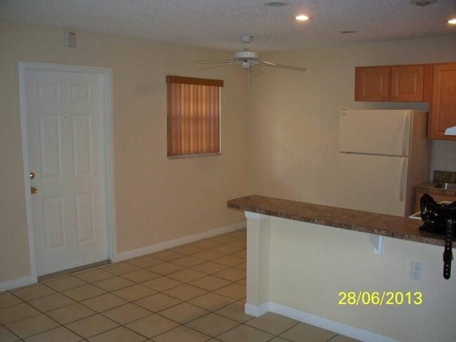 Foto del edificio - 412 Lakeside Dr