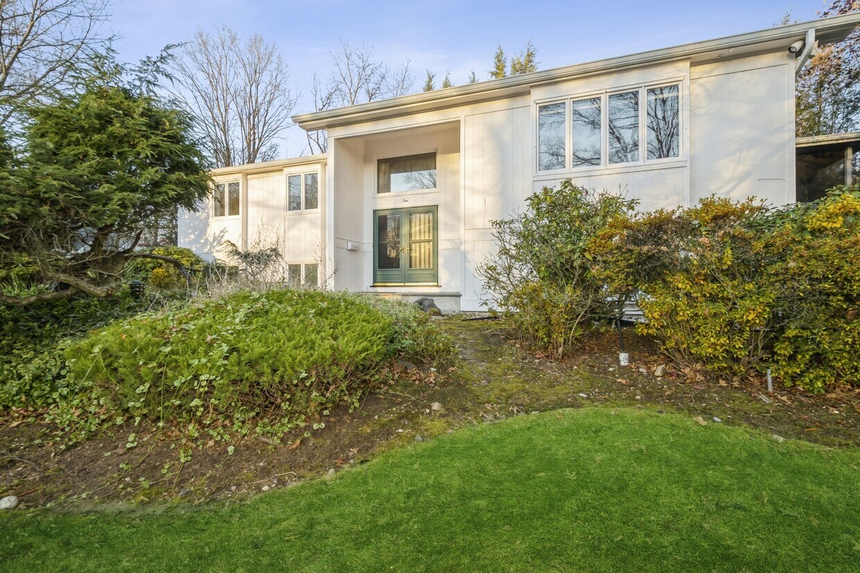 10 Truman Ct, Closter, NJ 07624 House Rental in Closter, NJ