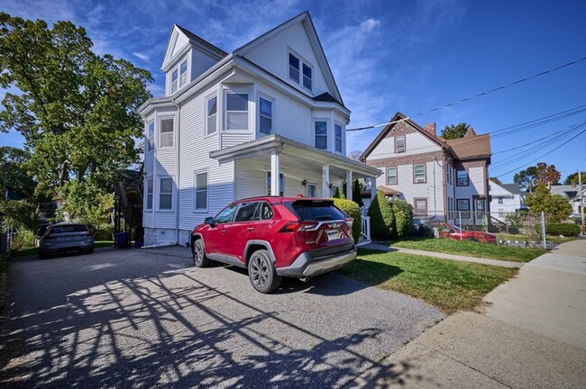 Building Photo - 34 Greenleaf St