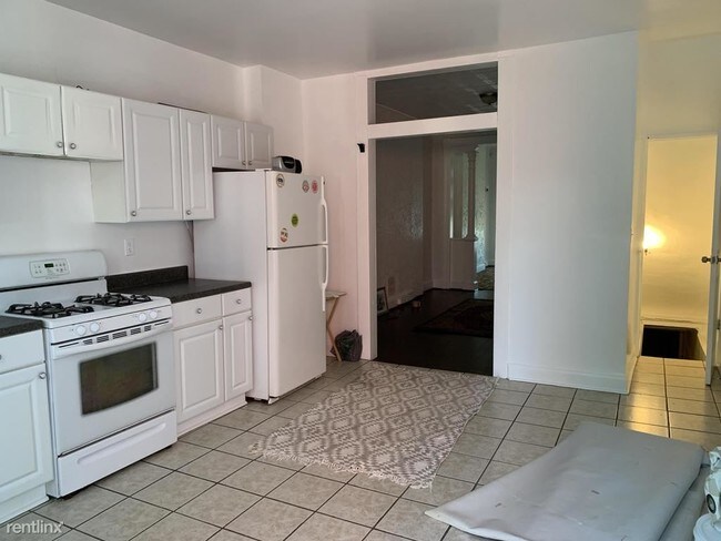 Foto del edificio - 3 br, 1 bath Apartment - 2112 W Saratoga St