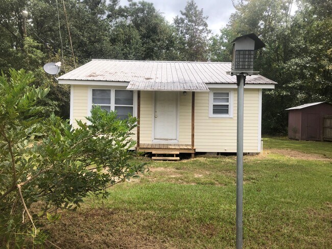 Building Photo - 31044 Pea Ridge Rd