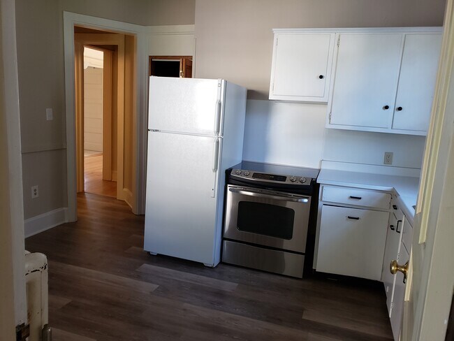 KItchen - 904 Oakland Ave