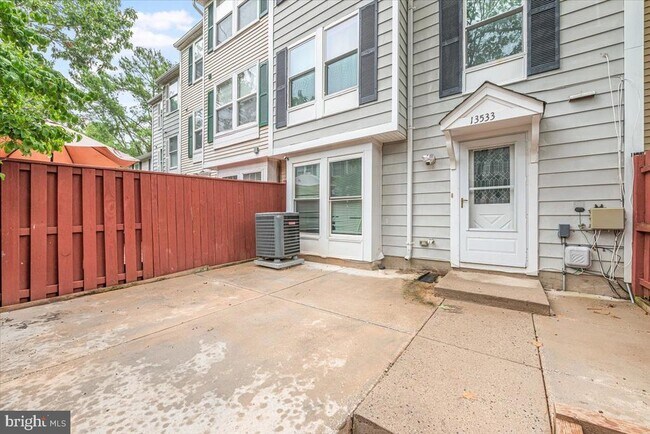 Foto del edificio - 13533 Demetrias Way