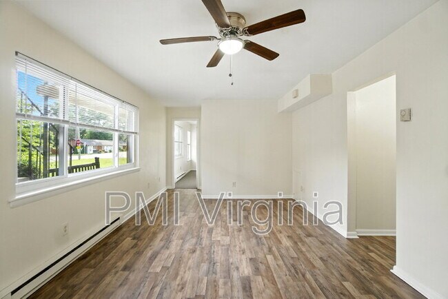 Foto del edificio - 9563 15th Bay St