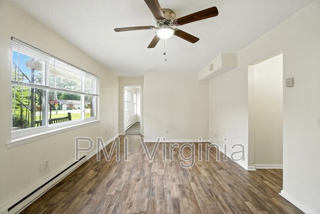Building Photo - 9563 15th Bay St