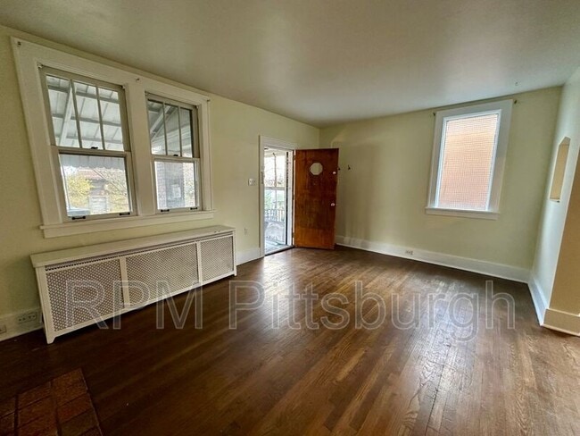 Foto del edificio - 3306 Shady Ave Ext