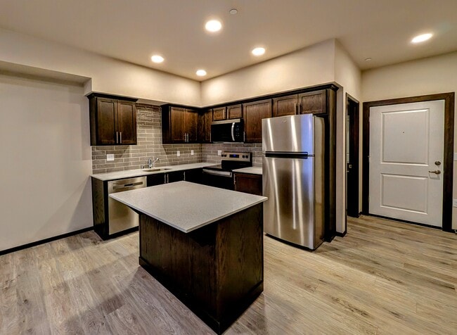 Building Photo - Kingswood Village