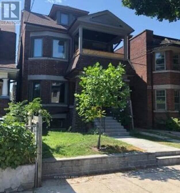 Building Photo - 486 Clinton St