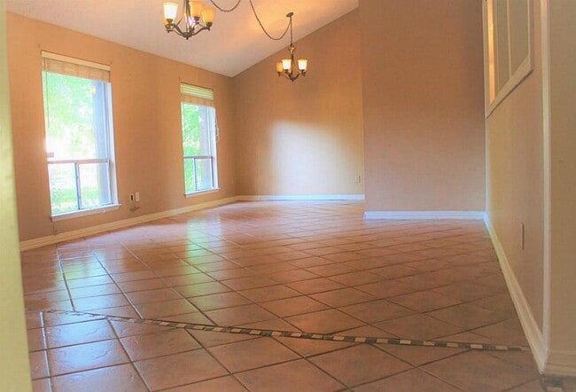 Building Photo - 6927 Windy Pines Dr