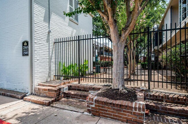 Building Photo - 2575 Marilee Ln