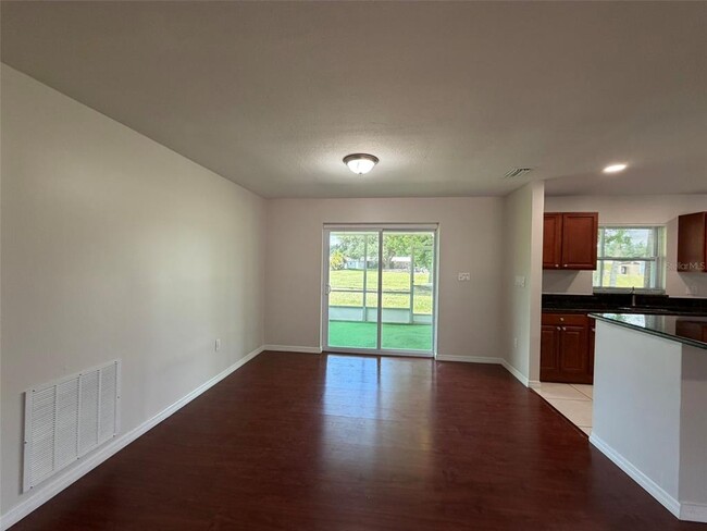 Building Photo - 4093 Drance St