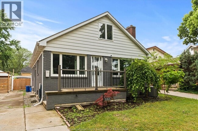 Building Photo - 285 Belleperche Pl