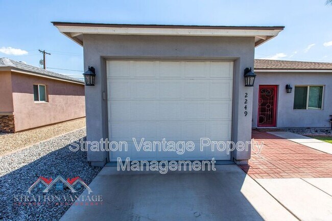 Building Photo - 2249 E Sells Dr