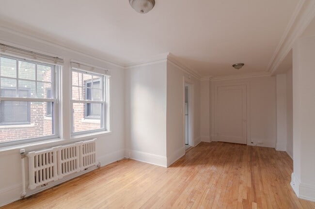 Building Photo - 1 Av Rosemount