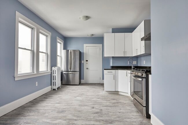 Building Photo - 52 Mansfield St