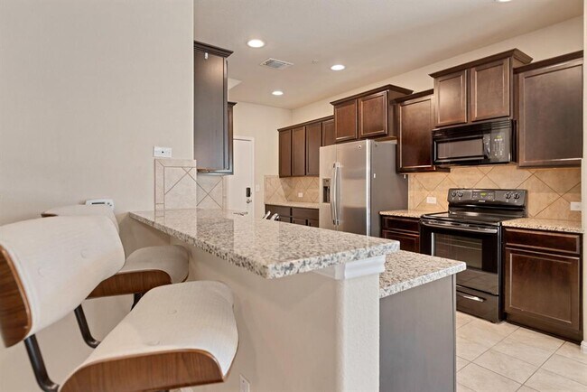Foto del edificio - 516 E Slaughter Ln