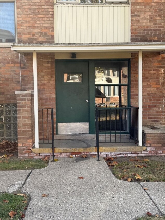 Primary Photo - For Rent in Detroit