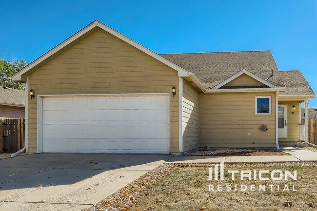 Foto del edificio - 617 Cornerstone Dr