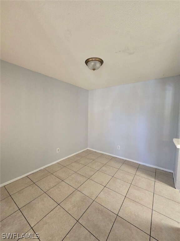 Building Photo - 2885 Winkler Ave