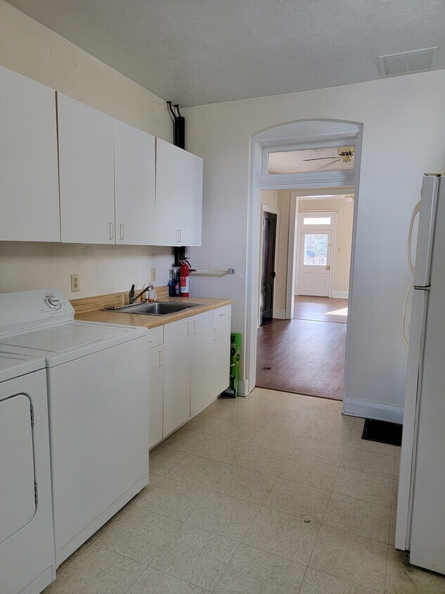 cocina - 353 Main St